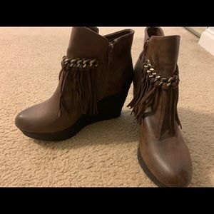 Sbicca Vintage Collection brown wedge boots